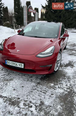 Седан Tesla Model 3 2018 в Тернополі