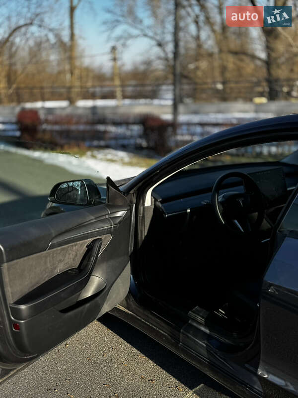 Седан Tesla Model 3 2022 в Дніпрі