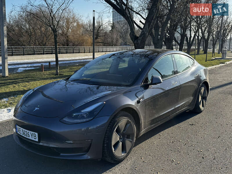 Седан Tesla Model 3 2022 в Дніпрі