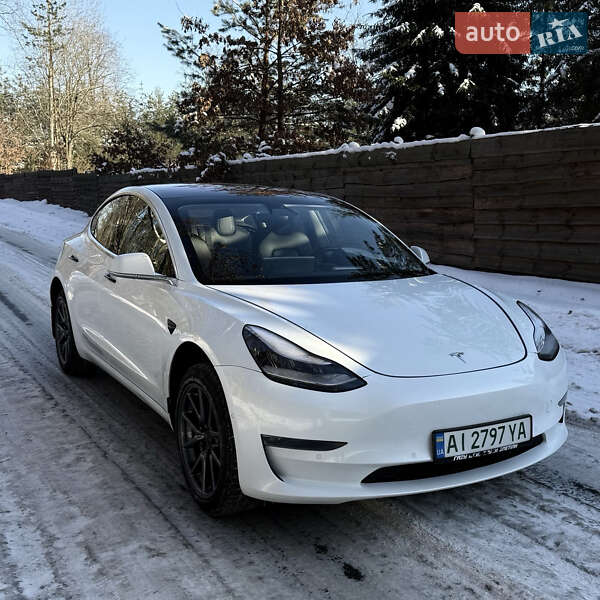 Седан Tesla Model 3 2018 в Києві