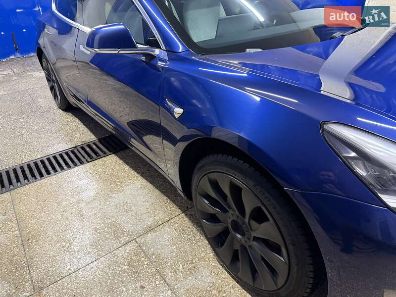 Седан Tesla Model 3 2019 в Днепре