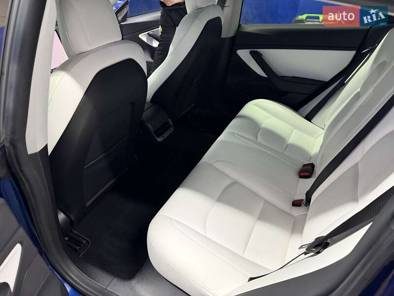 Седан Tesla Model 3 2019 в Днепре