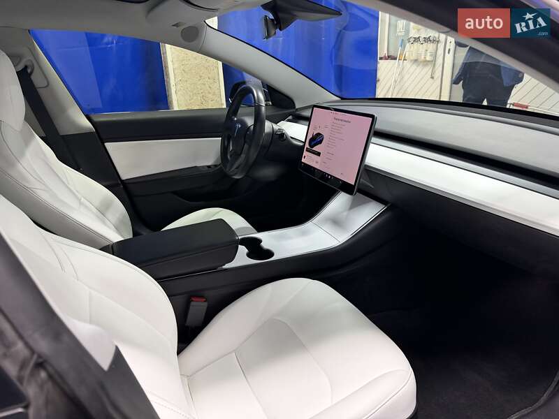 Седан Tesla Model 3 2019 в Днепре
