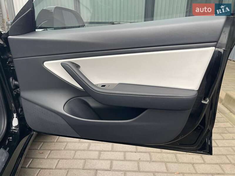 Седан Tesla Model 3 2020 в Харькове