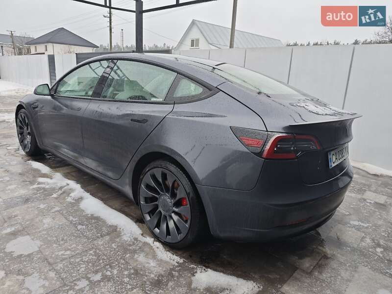 Седан Tesla Model 3 2022 в Черкасах