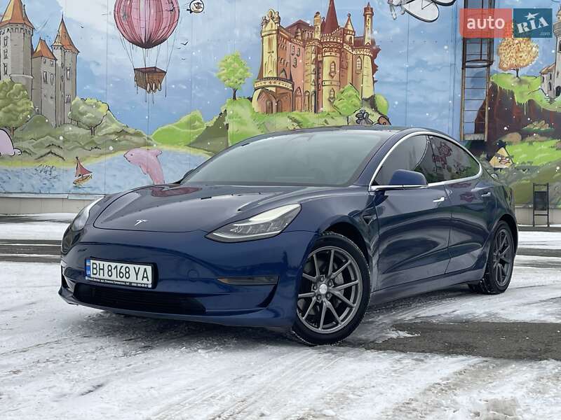 Седан Tesla Model 3 2019 в Одесі