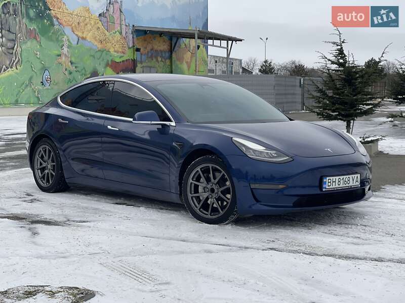 Седан Tesla Model 3 2019 в Одесі