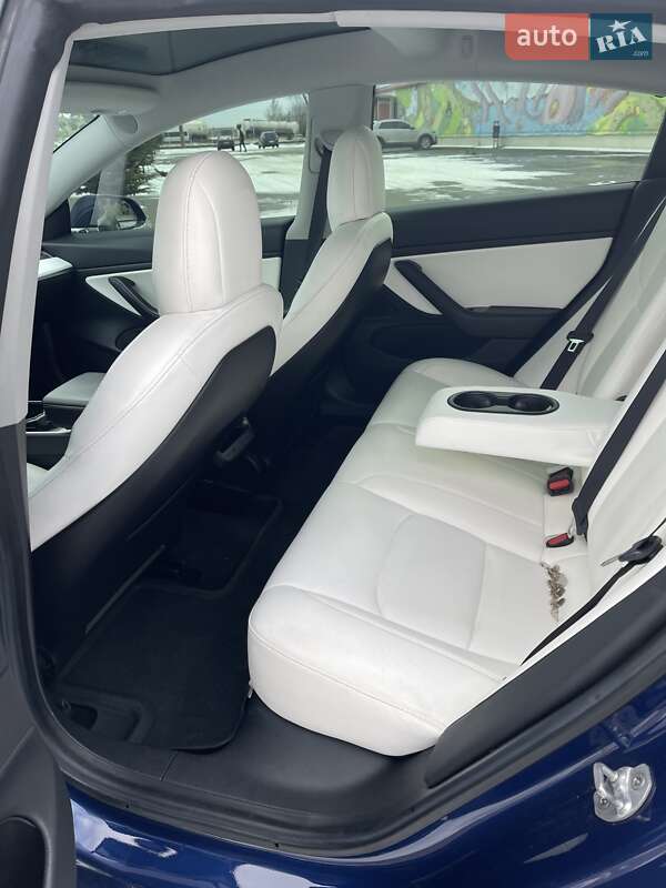 Седан Tesla Model 3 2019 в Одесі