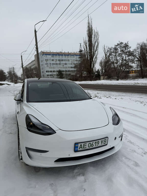 Седан Tesla Model 3 2021 в Дніпрі