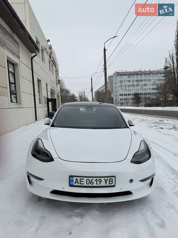 Седан Tesla Model 3 2021 в Дніпрі