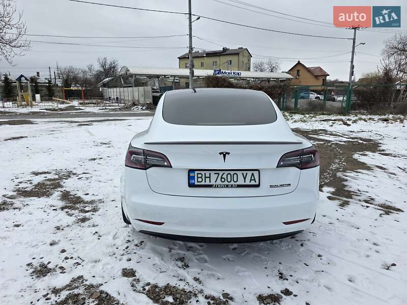 Седан Tesla Model 3 2022 в Одесі