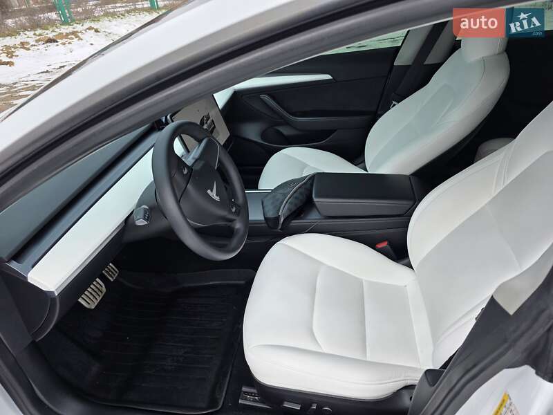 Седан Tesla Model 3 2022 в Одесі