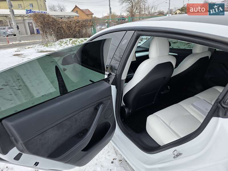 Седан Tesla Model 3 2022 в Одесі