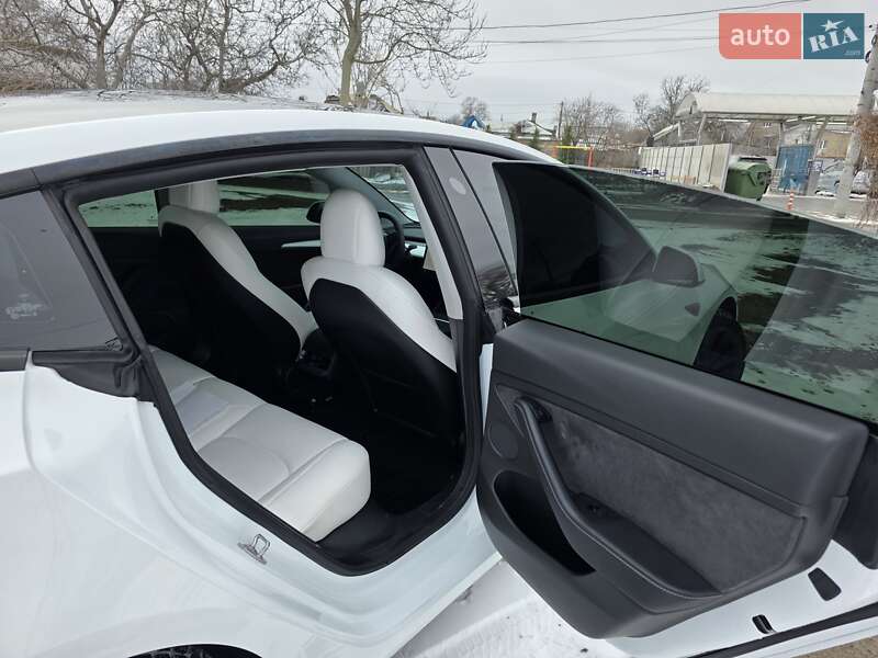 Седан Tesla Model 3 2022 в Одесі