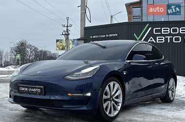 Седан Tesla Model 3 2018 в Львове