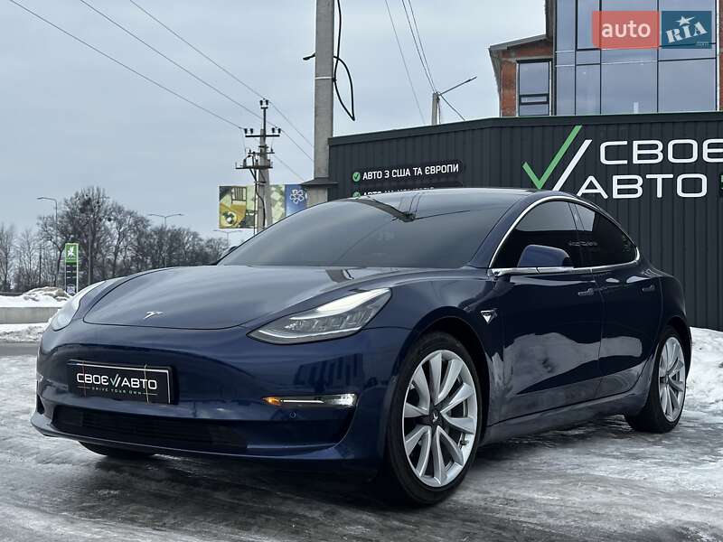 Седан Tesla Model 3 2018 в Львове