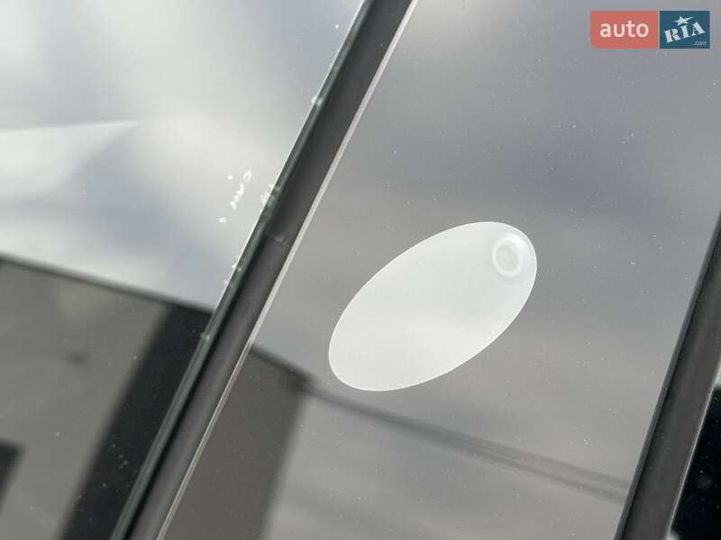 Седан Tesla Model 3 2018 в Львове