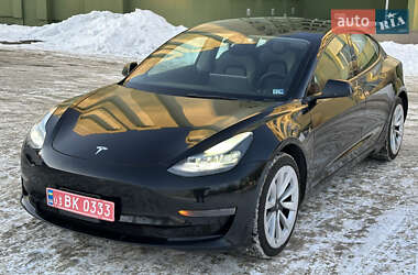 Седан Tesla Model 3 2022 в Ровно