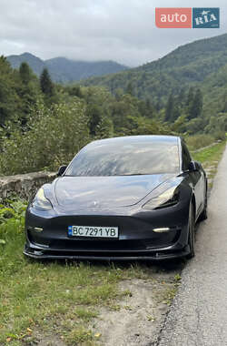 Седан Tesla Model 3 2022 в Львові