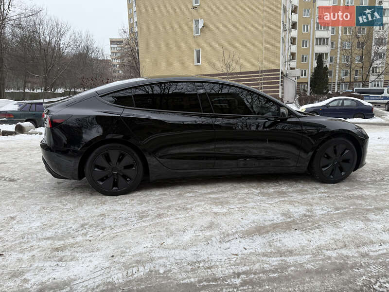 Седан Tesla Model 3 2024 в Києві