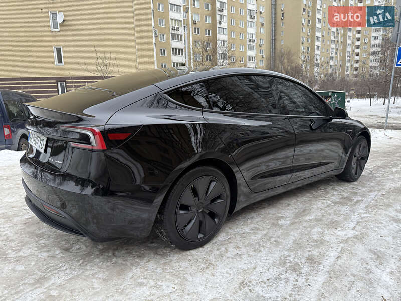 Седан Tesla Model 3 2024 в Києві