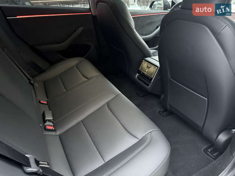 Седан Tesla Model 3 2024 в Києві