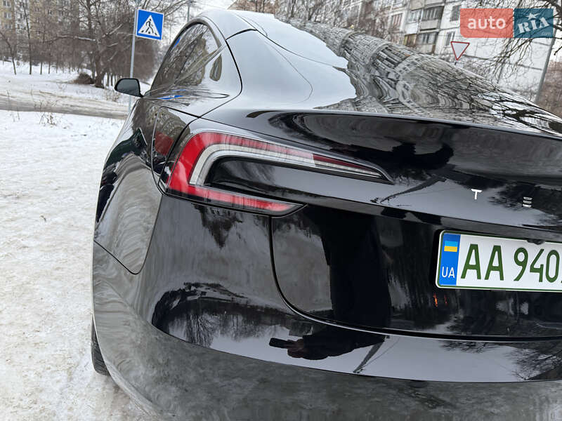 Седан Tesla Model 3 2024 в Києві