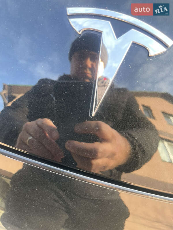 Седан Tesla Model 3 2019 в Запоріжжі