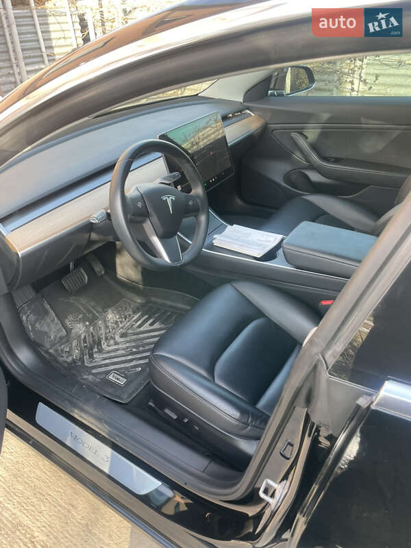 Седан Tesla Model 3 2019 в Запоріжжі