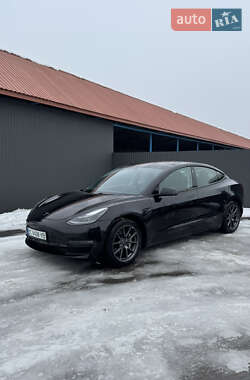 Седан Tesla Model 3 2021 в Винниках