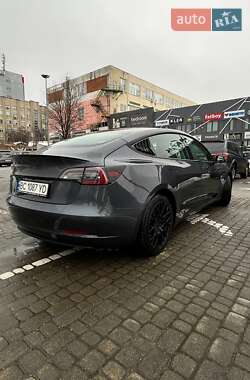 Седан Tesla Model 3 2022 в Львові