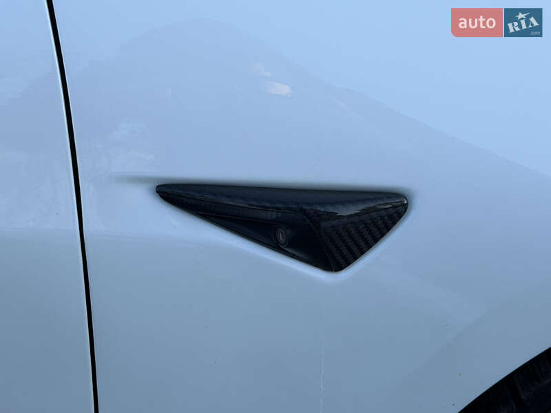 Седан Tesla Model 3 2019 в Ровно