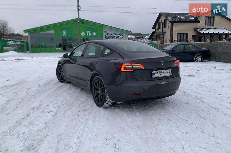 Седан Tesla Model 3 2023 в Вараші фото 3 Седан Tesla Model 3 2023 в Вараші