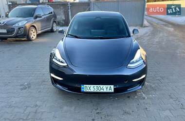 Седан Tesla Model 3 2019 в Луцке