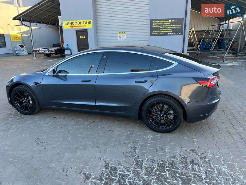 Седан Tesla Model 3 2019 в Луцьку
