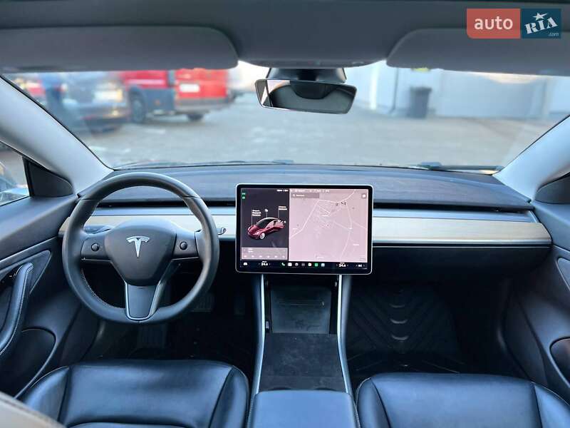 Седан Tesla Model 3 2019 в Луцьку