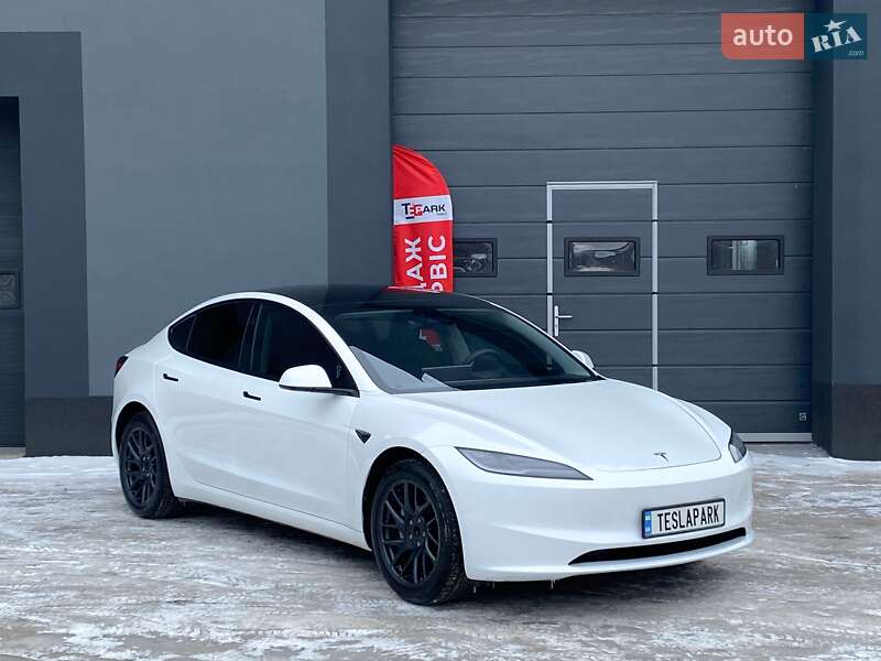 Седан Tesla Model 3 2025 в Києві