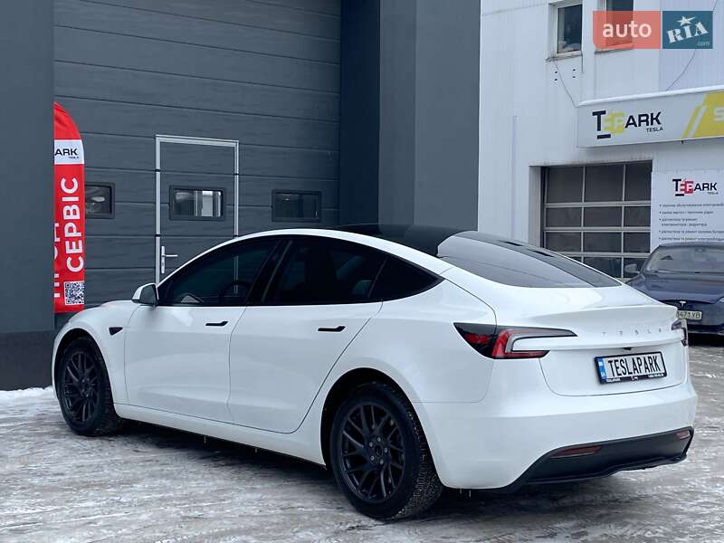 Седан Tesla Model 3 2025 в Києві