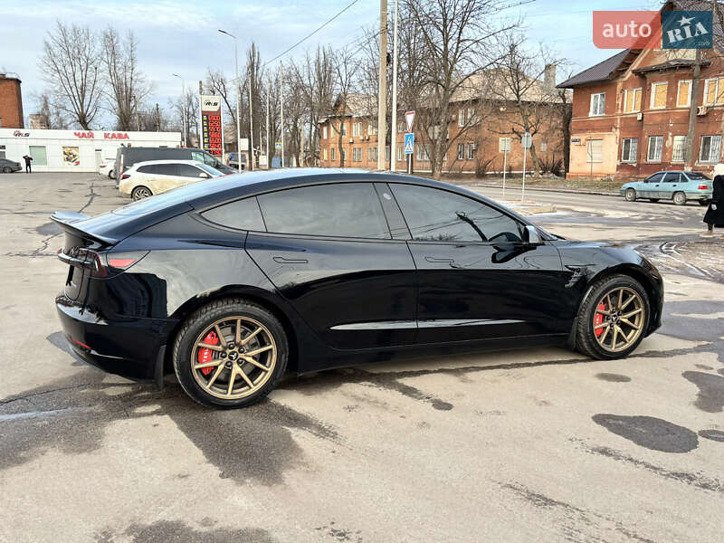 Седан Tesla Model 3 2018 в Кривому Розі