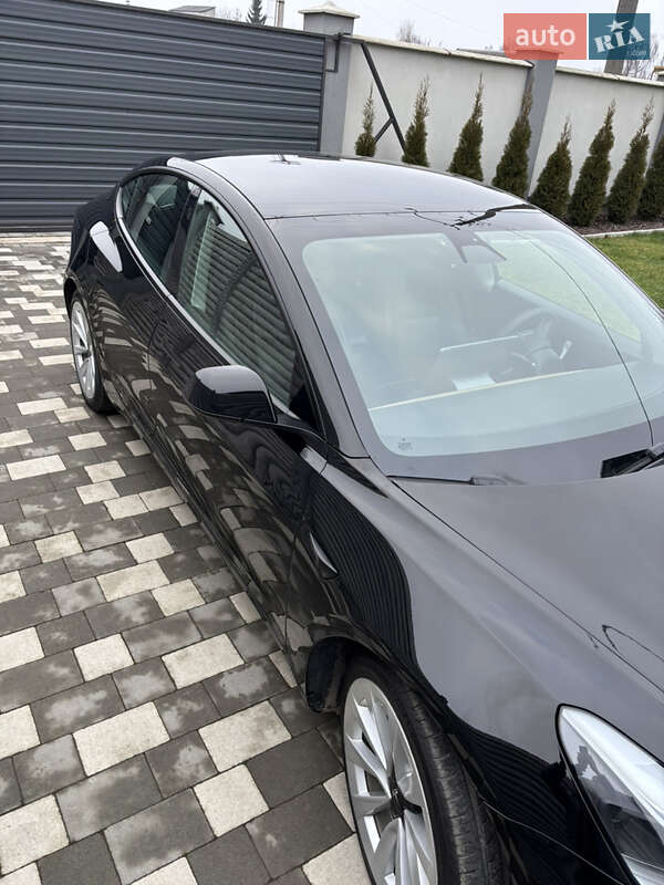 Седан Tesla Model 3 2021 в Ивано-Франковске