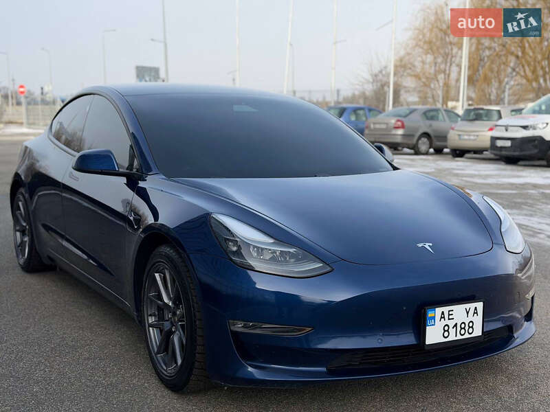 Седан Tesla Model 3 2021 в Дніпрі