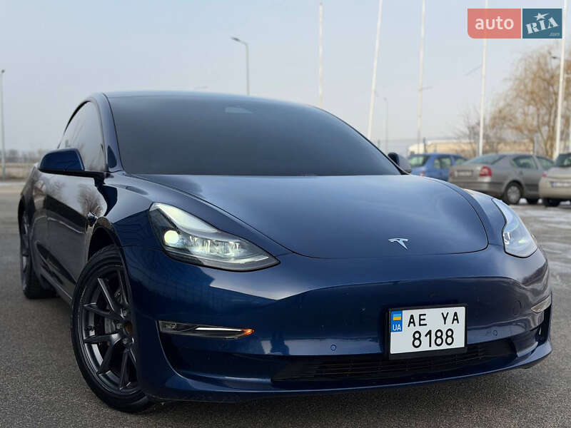 Седан Tesla Model 3 2021 в Дніпрі