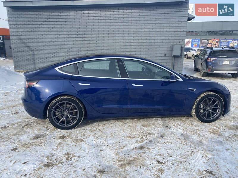 Седан Tesla Model 3 2018 в Харкові