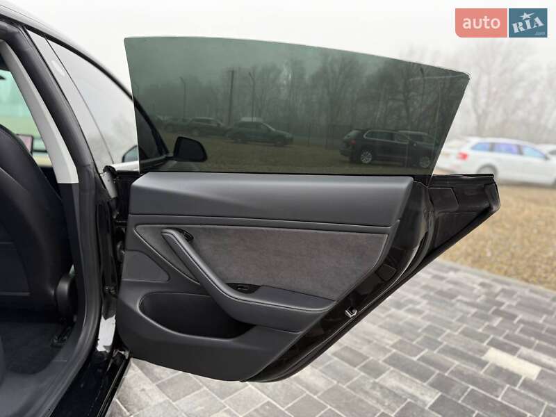 Седан Tesla Model 3 2018 в Коломиї
