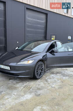 Седан Tesla Model 3 2024 в Львове