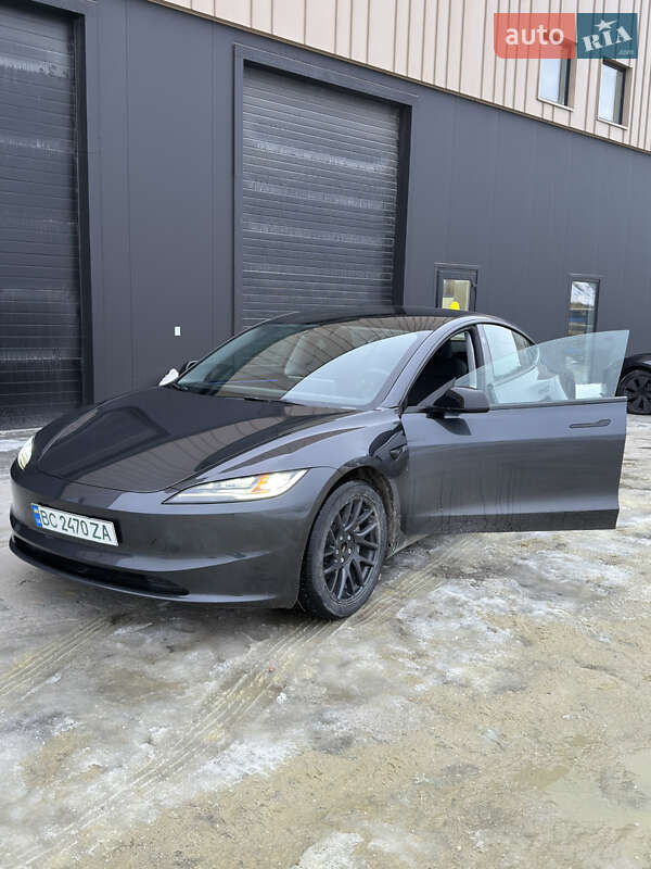 Седан Tesla Model 3 2024 в Львові