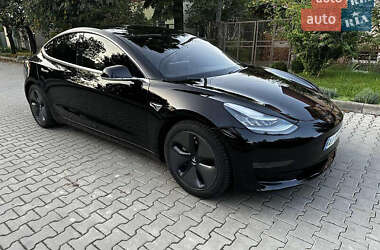 Седан Tesla Model 3 2020 в Львові