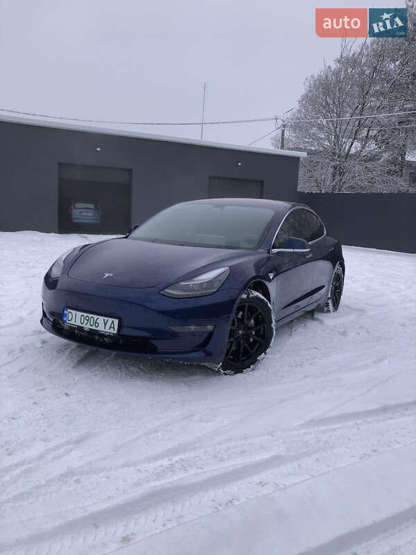 Седан Tesla Model 3 2018 в Дніпрі