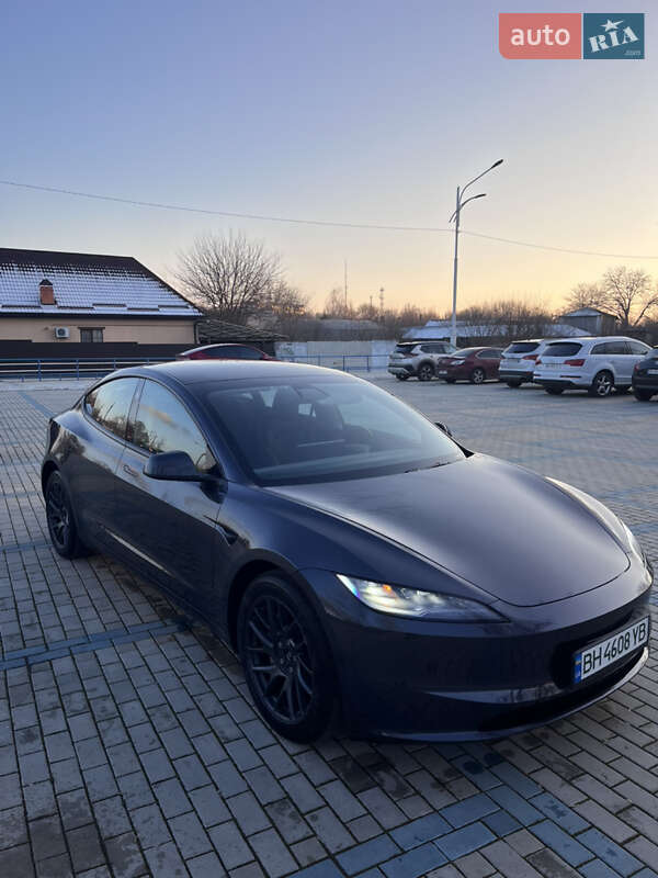 Седан Tesla Model 3 2024 в Виннице