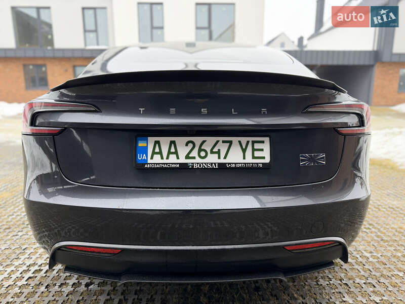 Седан Tesla Model 3 2024 в Львове